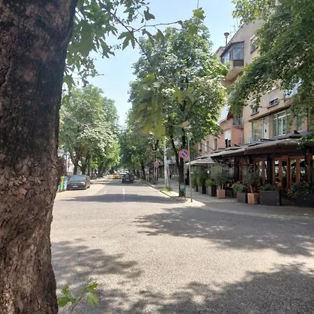 Апартаменты Lovely Тирана